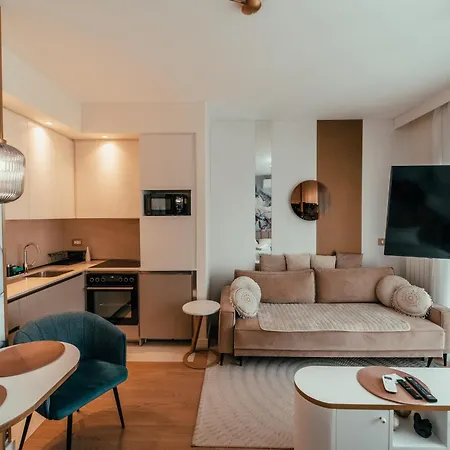 Waterfront Mirage Apartament *