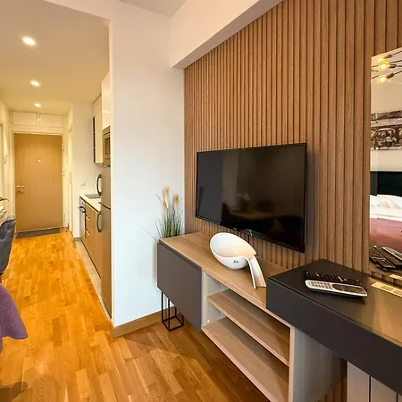 Waterfront Mirage Apartament *